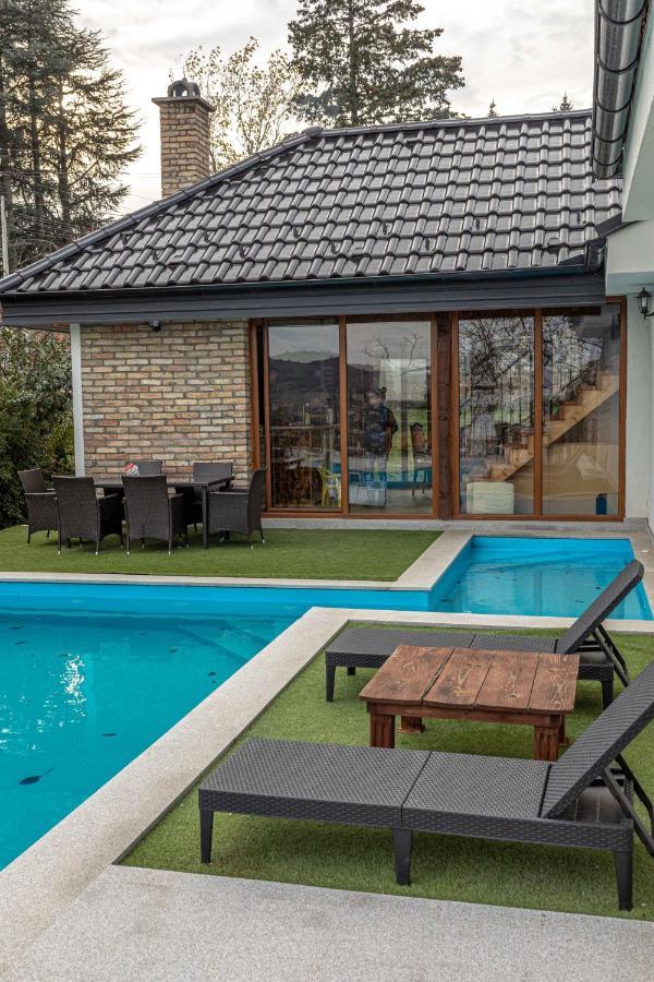 City Escape Luxury Villa Zuce Exterior foto